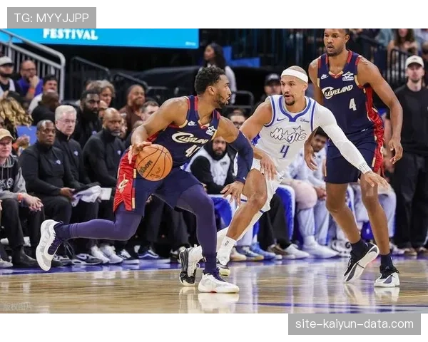 埃文·莫布里篮下冲击提升防守效率明显拉开与对手内线差距