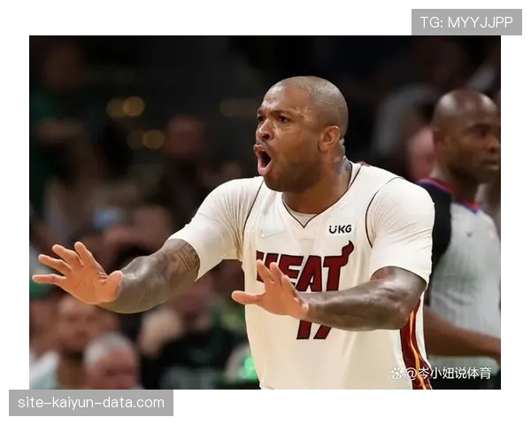 科里森挡拆主动创造空位，高效拉开球队内线进攻空间