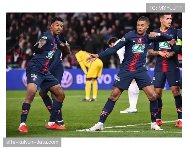 巴黎圣日耳曼边路表现强势，进攻被看穿情况逐步体现，对赛季走势形成制约